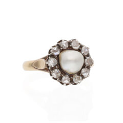 Entourage-Ring mit Perle und Diamanten