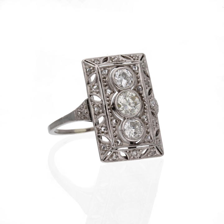 Art Déco Ring mit Diamanten in Weißgold