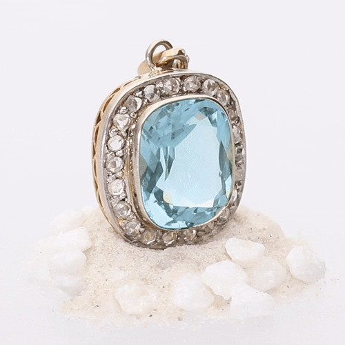 Aquamarinanhänger mit Diamanten